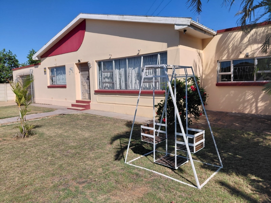 4 Bedroom Property for Sale in Bothasrus Eastern Cape